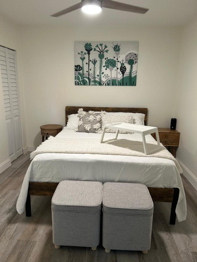 Unique Coral Gables Cottage Маямі Екстер'єр фото